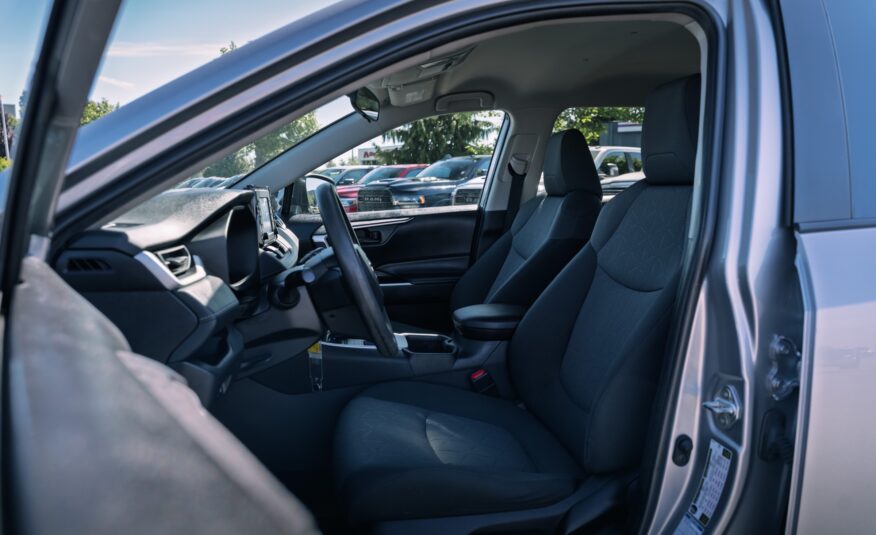 2022 Toyota RAV4 LE LC2580