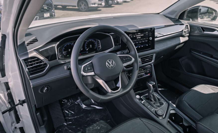 2025 Volkswagen Taos Comfortline Black Edition LC2604