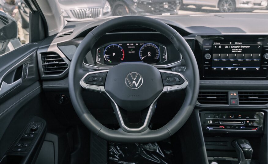2025 Volkswagen Taos Comfortline Black Edition LC2604