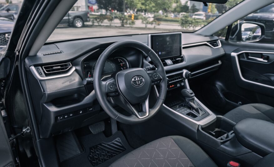 2024 Toyota RAV4 XLE LC2602