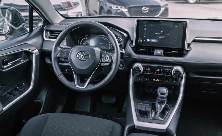 2024 Toyota RAV4 XLE LC2602