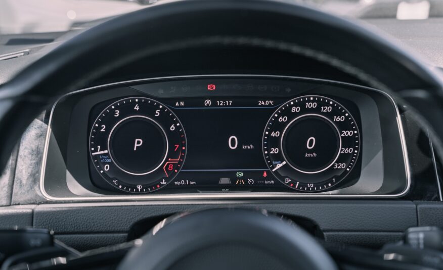 2018 Volkswagen Golf R 2.0 TSI LC2609
