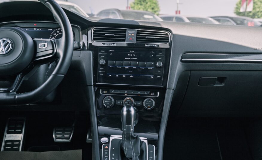 2018 Volkswagen Golf R 2.0 TSI LC2609