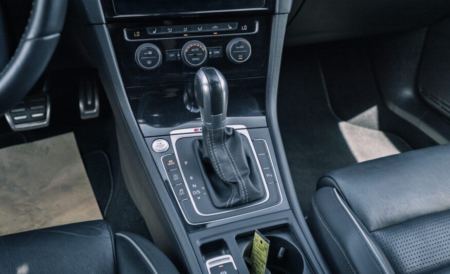 2018 Volkswagen Golf R 2.0 TSI LC2609
