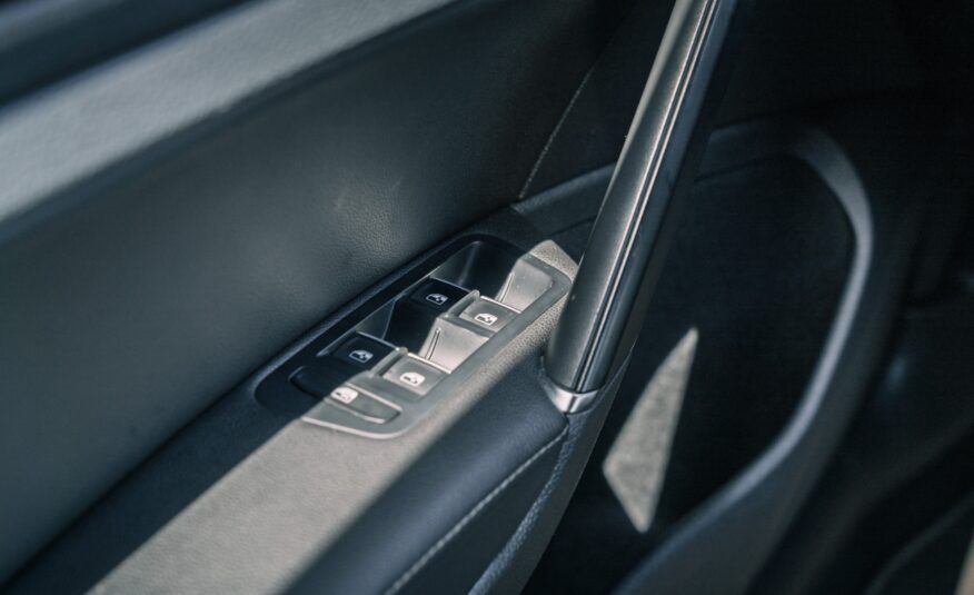 2018 Volkswagen Golf R 2.0 TSI LC2609