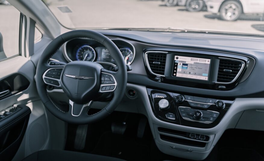 2024 Chrysler Grand Caravan SXT R196205