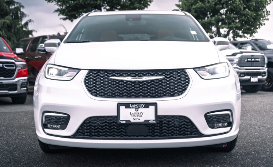 2024 Chrysler Pacifica Hybrid Pinnacle R109031