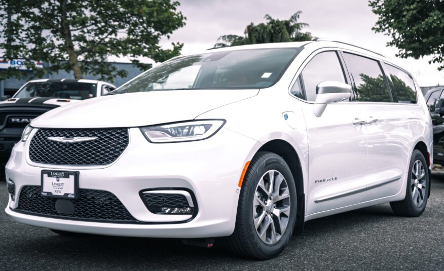 2024 Chrysler Pacifica Hybrid Pinnacle R109031
