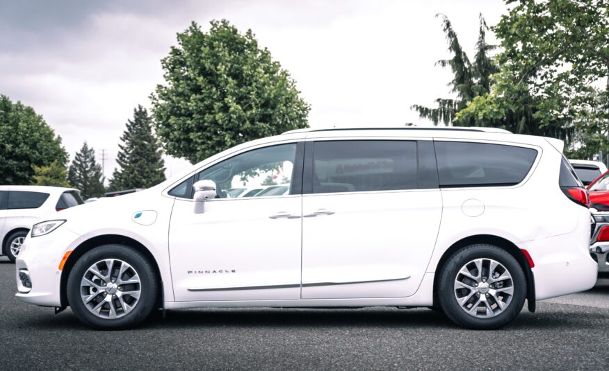 2024 Chrysler Pacifica Hybrid Pinnacle R109031