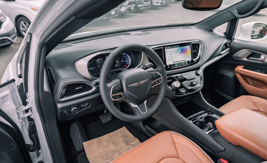 2024 Chrysler Pacifica Hybrid Pinnacle R109031