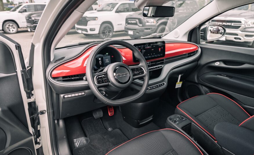 2025 Fiat 500e  S238008