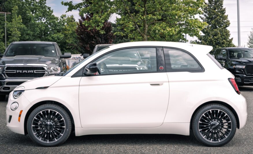 2025 Fiat 500e  S238202