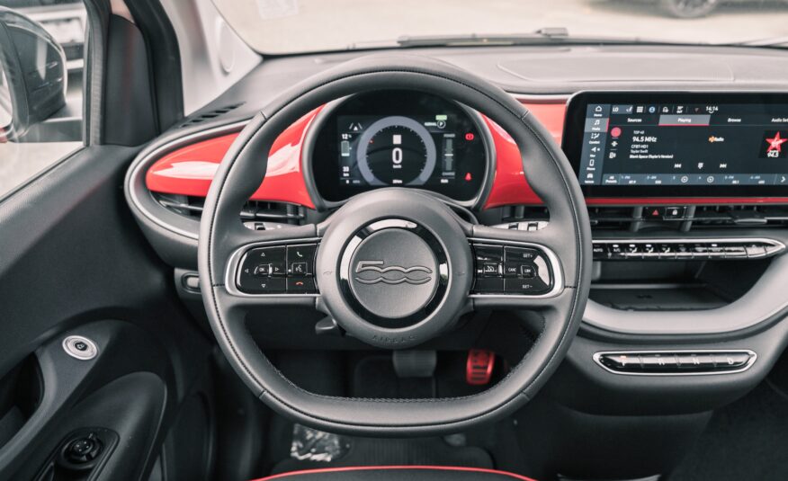 2025 Fiat 500e  S238008