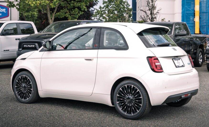 2025 Fiat 500e  S238202
