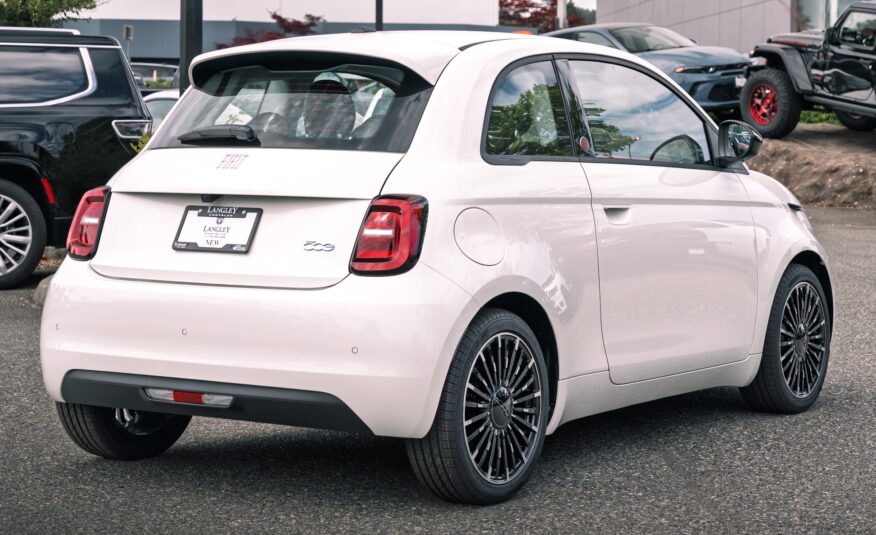 2025 Fiat 500e  S238202