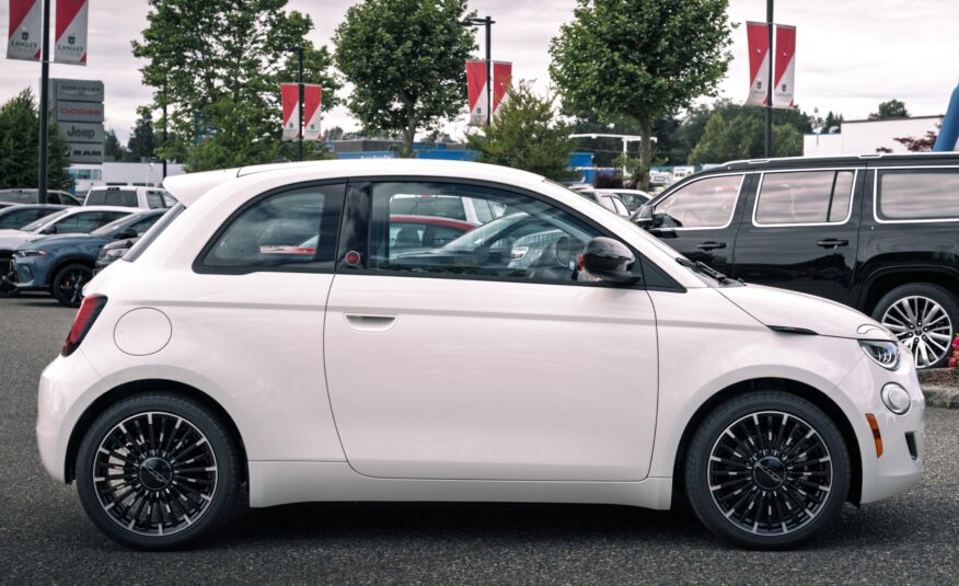 2025 Fiat 500e  S238202