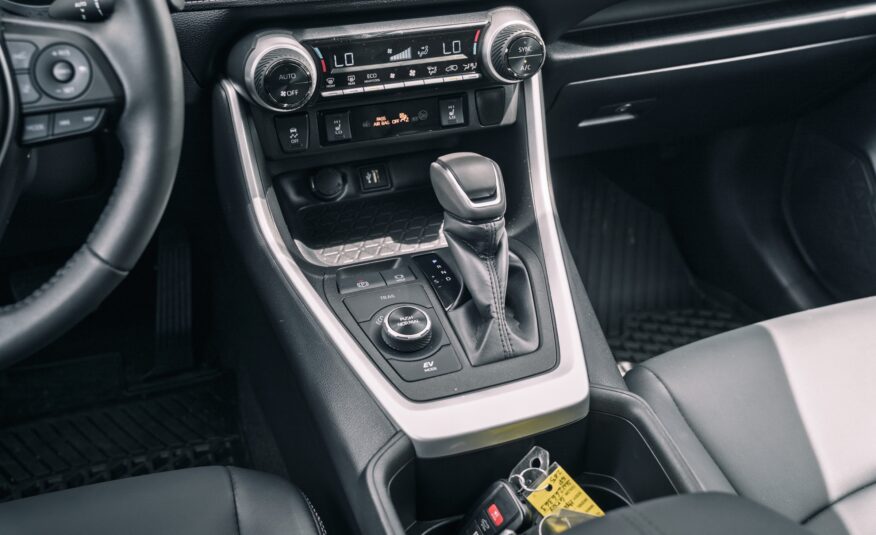 2025 Toyota RAV4 Hybrid XLE LC2607
