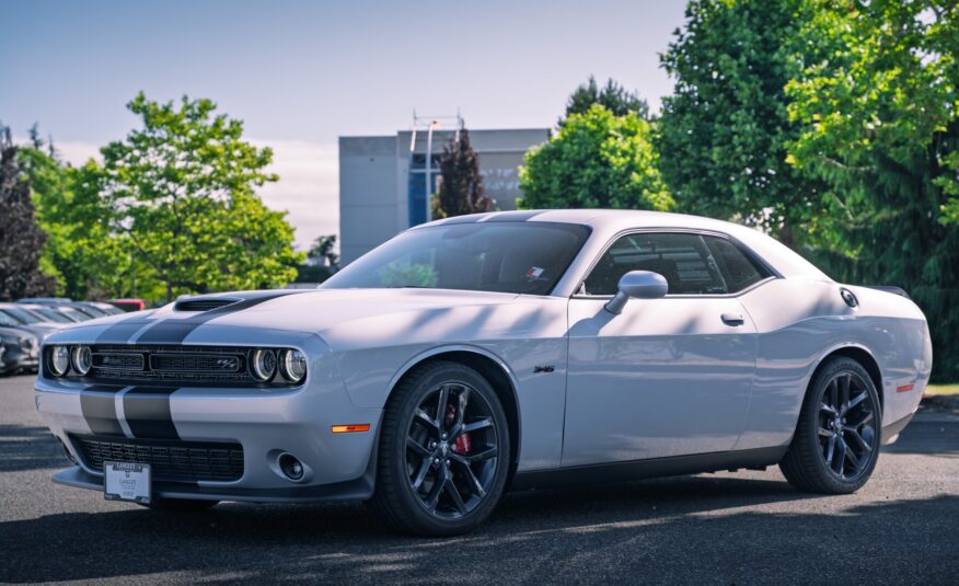 2023 Dodge Challenger R/T R205757A