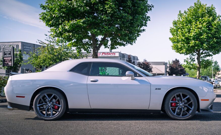 2023 Dodge Challenger R/T R205757A