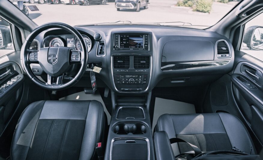 2020 Dodge Grand Caravan Premium Plus LC2675A