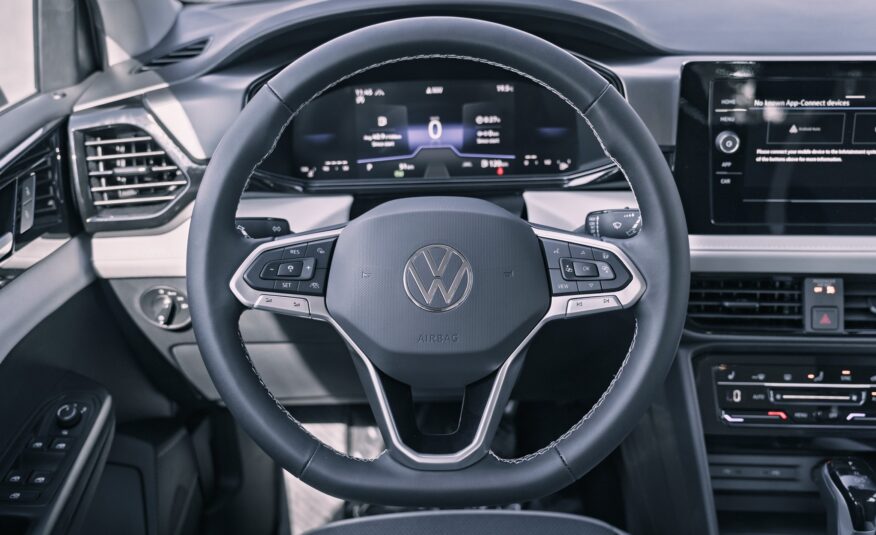 2025 Volkswagen Taos Trendline LC2697