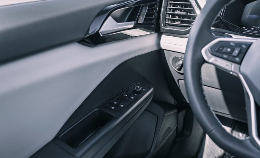 2025 Volkswagen Taos Trendline LC2697