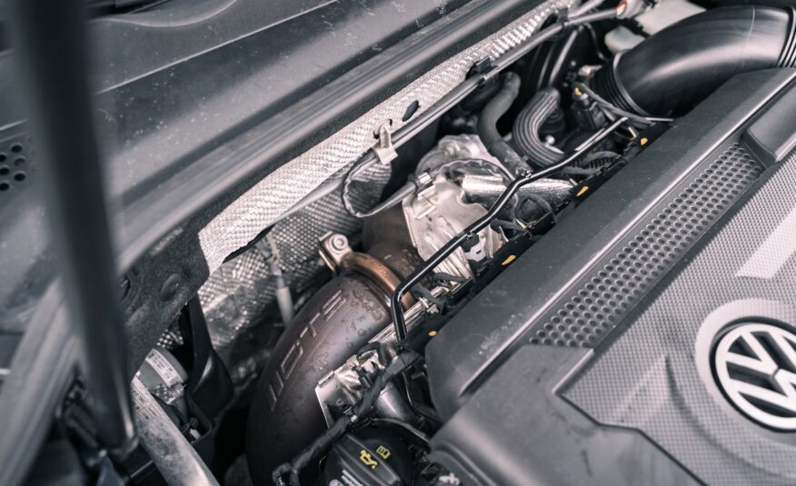 2017 Volkswagen Golf R 2.0 TSI LC2576AA
