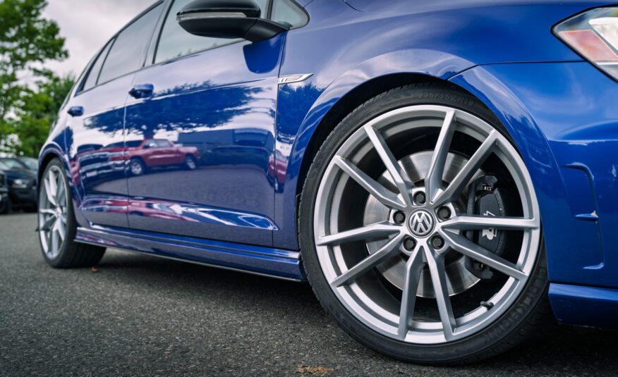 2017 Volkswagen Golf R 2.0 TSI LC2576AA