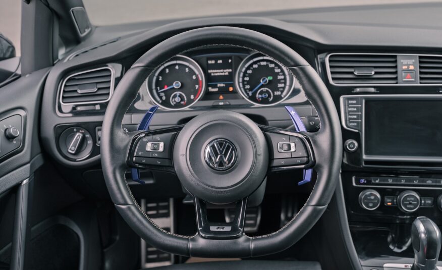 2017 Volkswagen Golf R 2.0 TSI LC2576AA