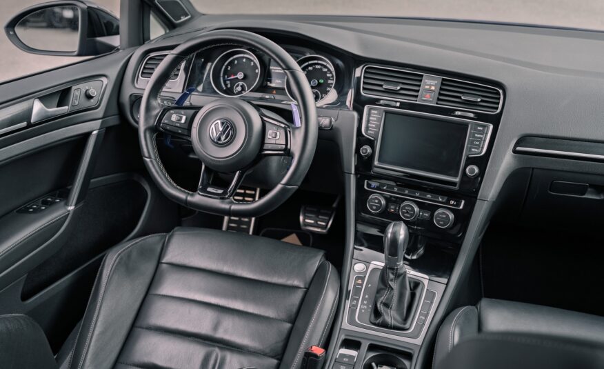 2017 Volkswagen Golf R 2.0 TSI LC2576AA
