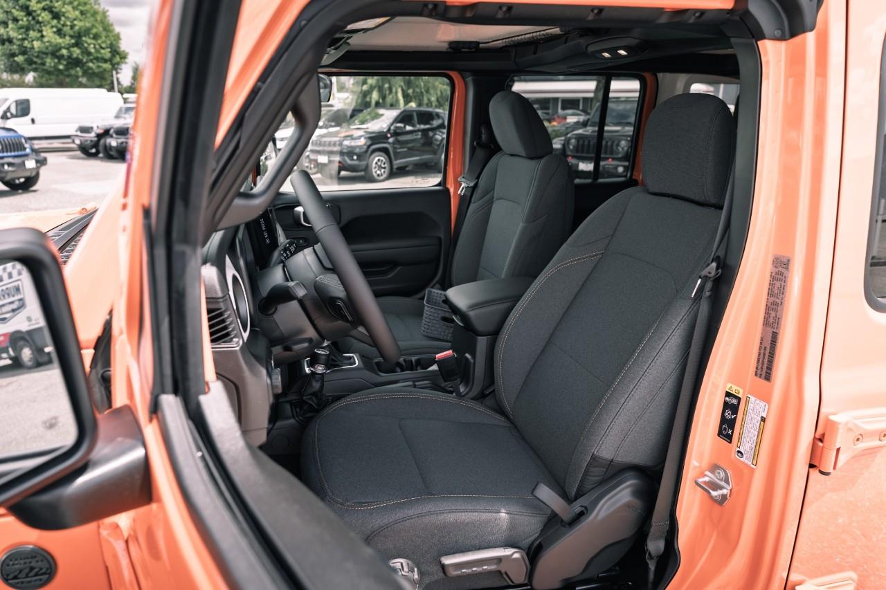 2025 Jeep Wrangler Sport S621369