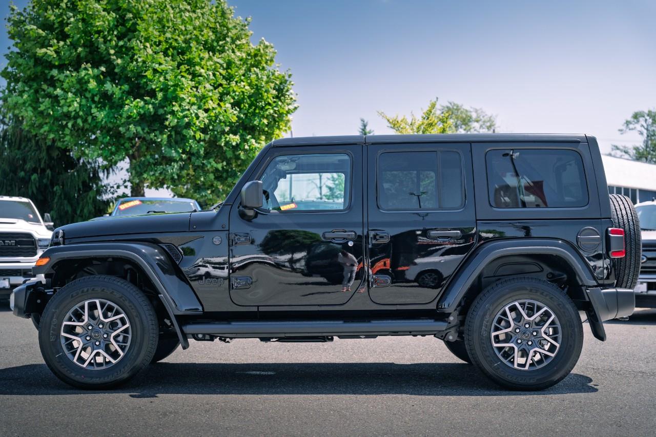 2025 Jeep Wrangler Sahara S633107