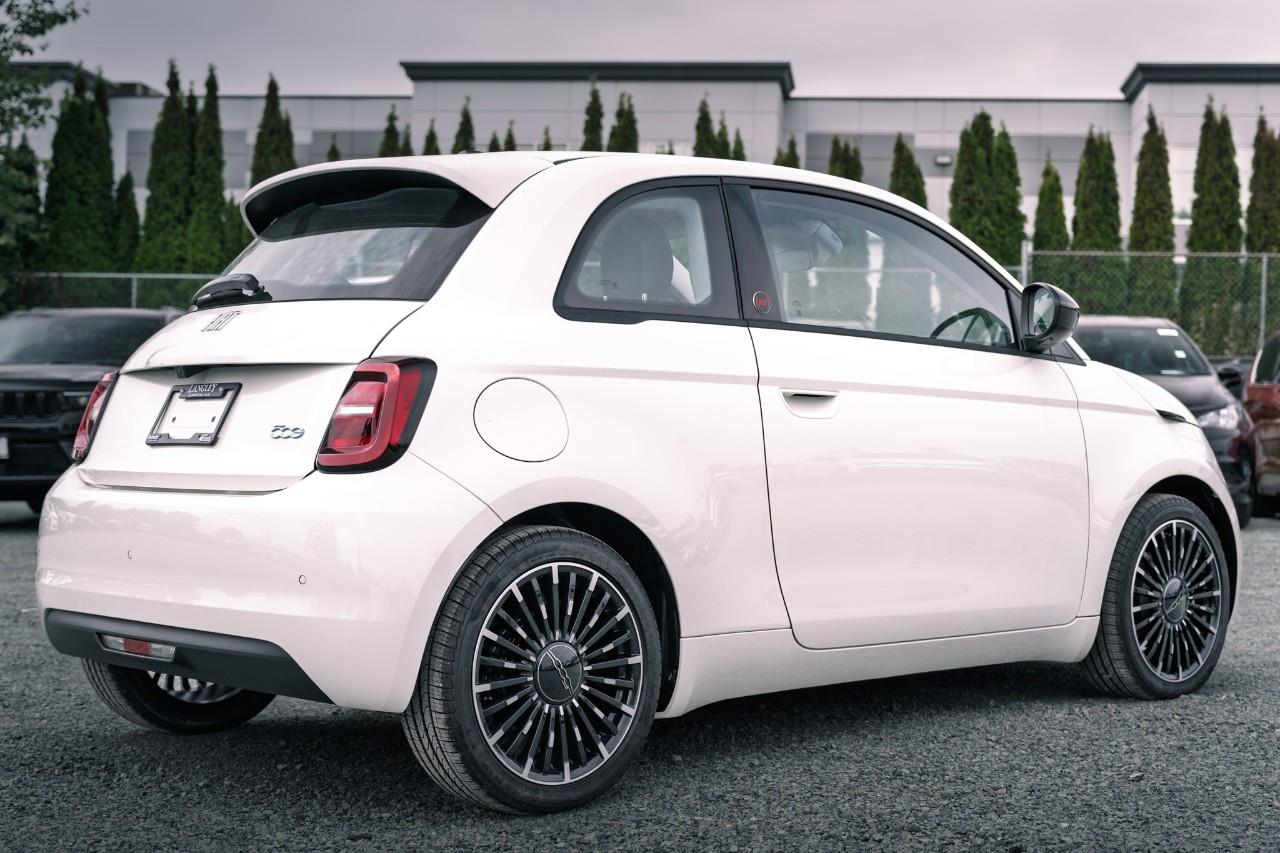 2025 Fiat 500e  S238948