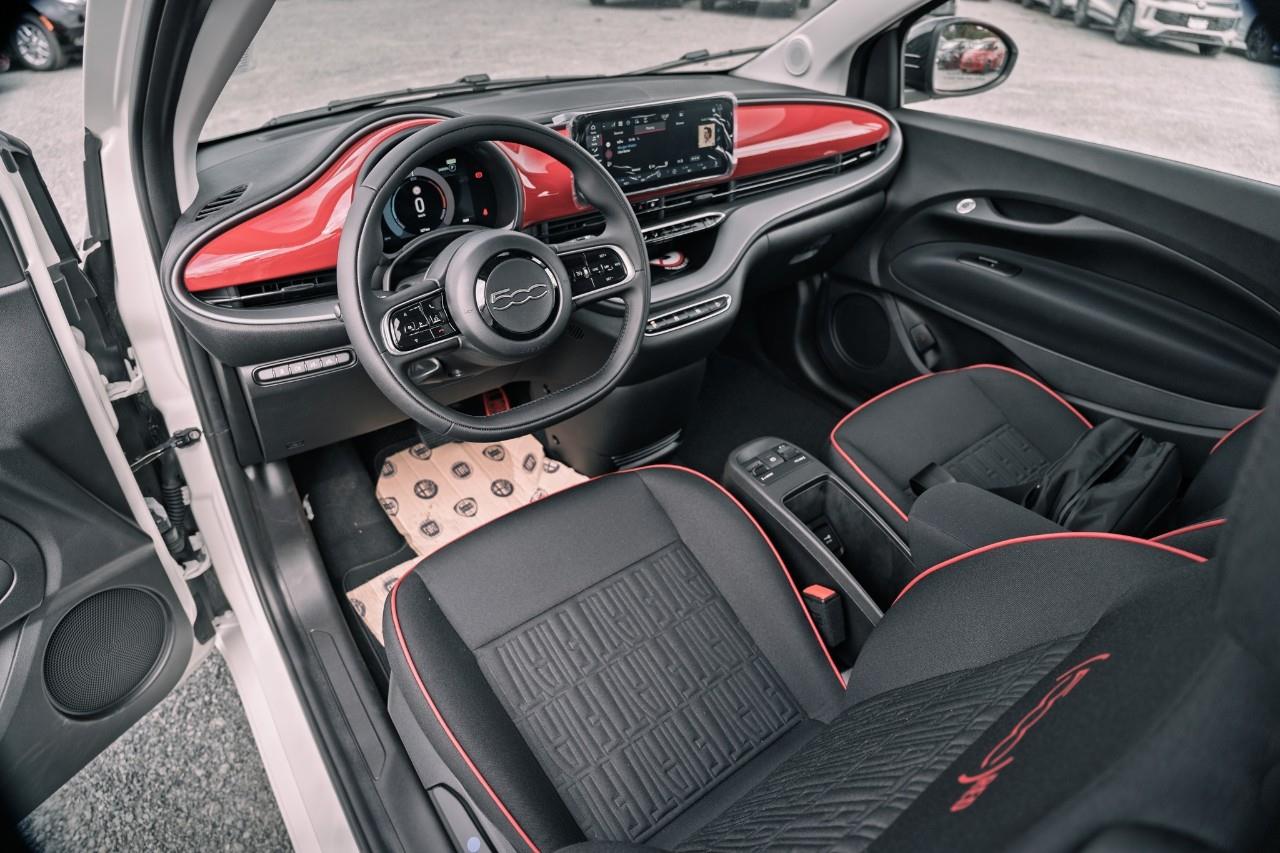 2025 Fiat 500e  S238948