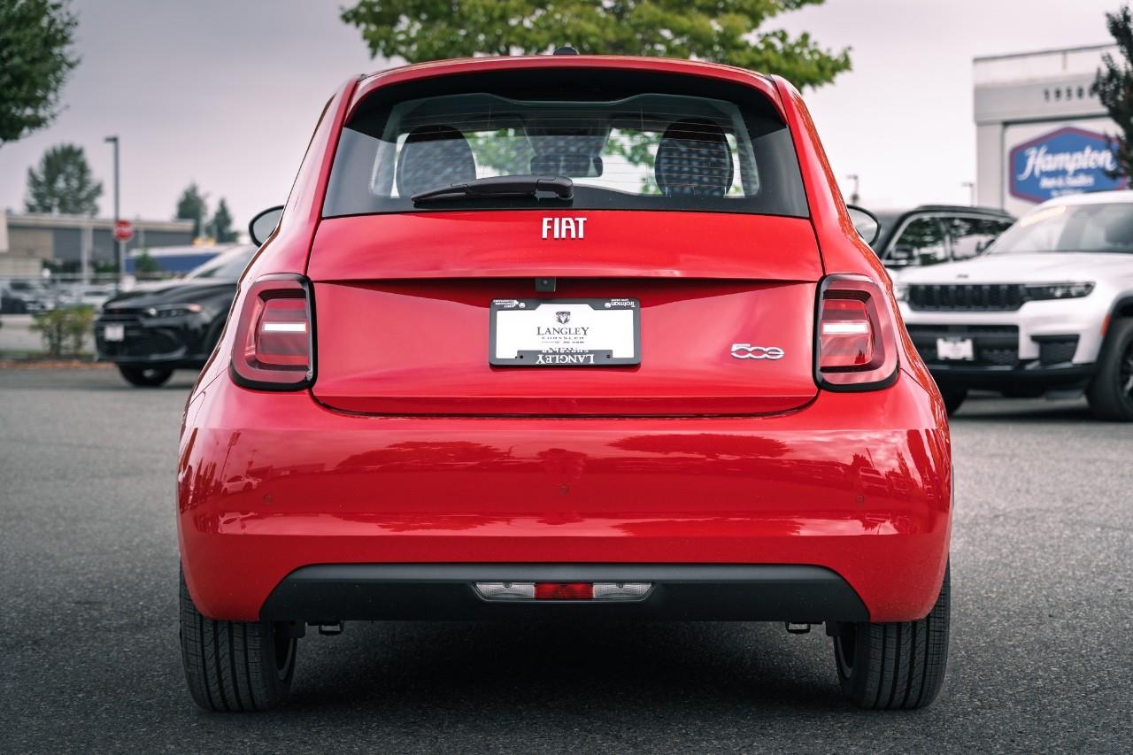 2025 Fiat 500e  S239957