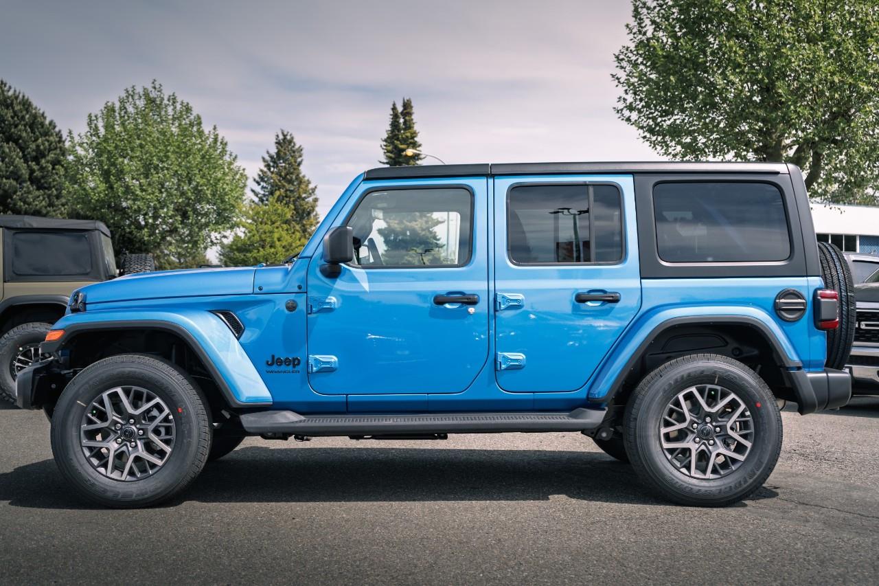 2025 Jeep Wrangler Sahara S564325
