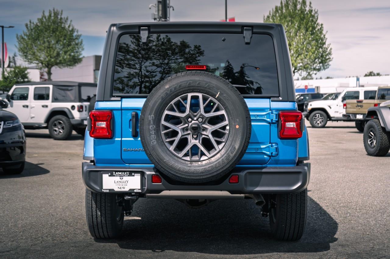 2025 Jeep Wrangler Sahara S564325