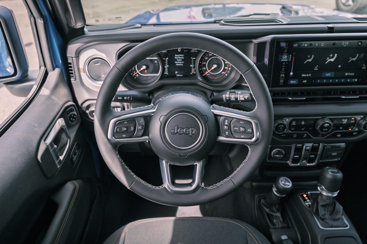 2025 Jeep Wrangler Sahara S564325