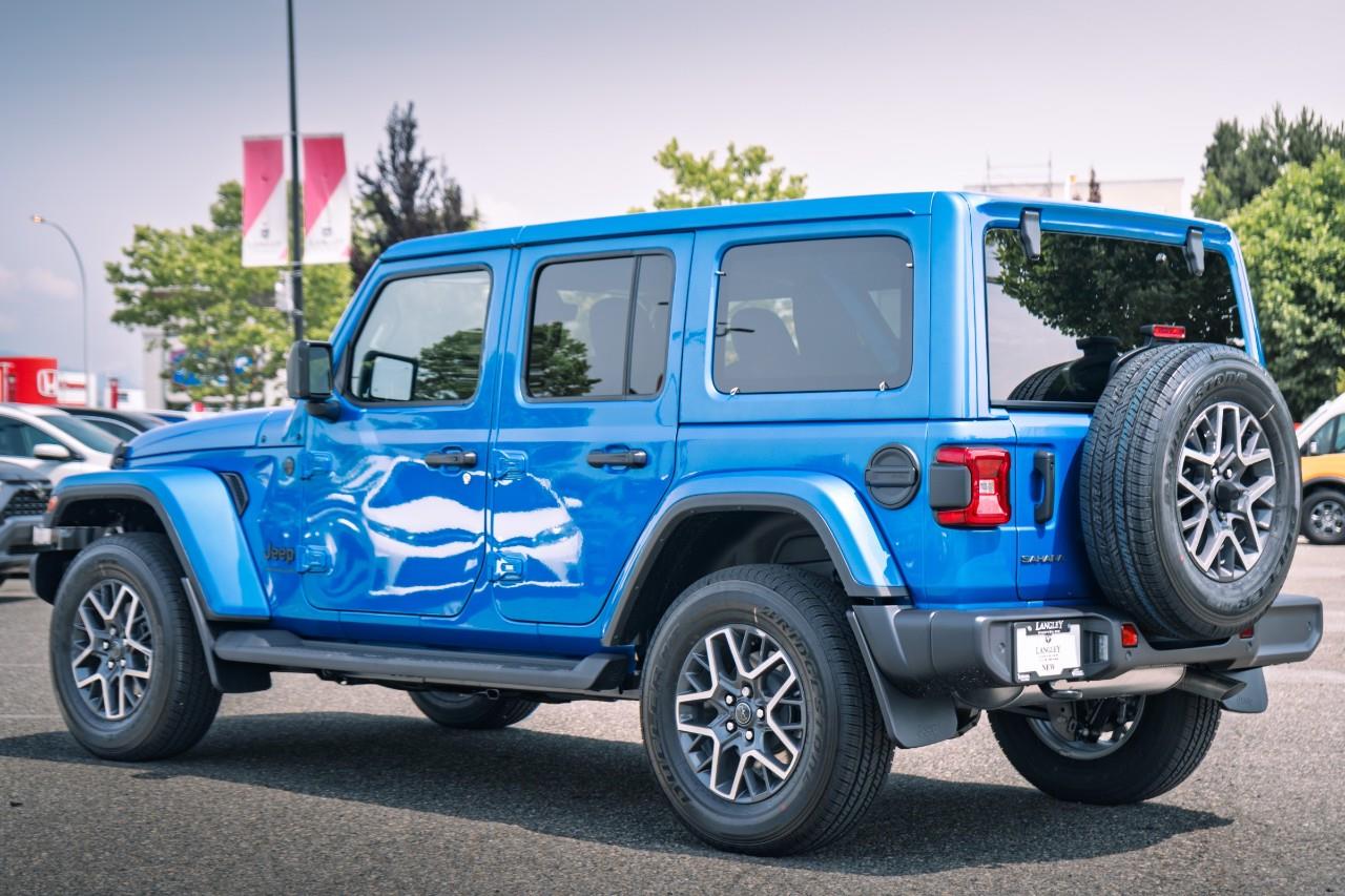 2025 Jeep Wrangler Sahara S621390