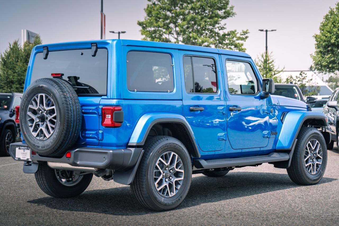 2025 Jeep Wrangler Sahara S621390