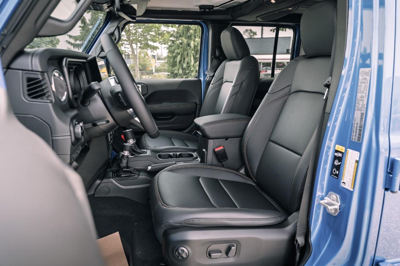 2025 Jeep Wrangler Sahara S621390