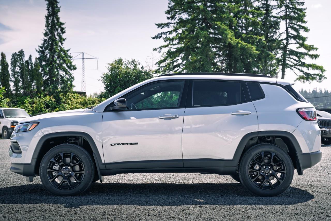 2025 Jeep Compass Altitude S626330