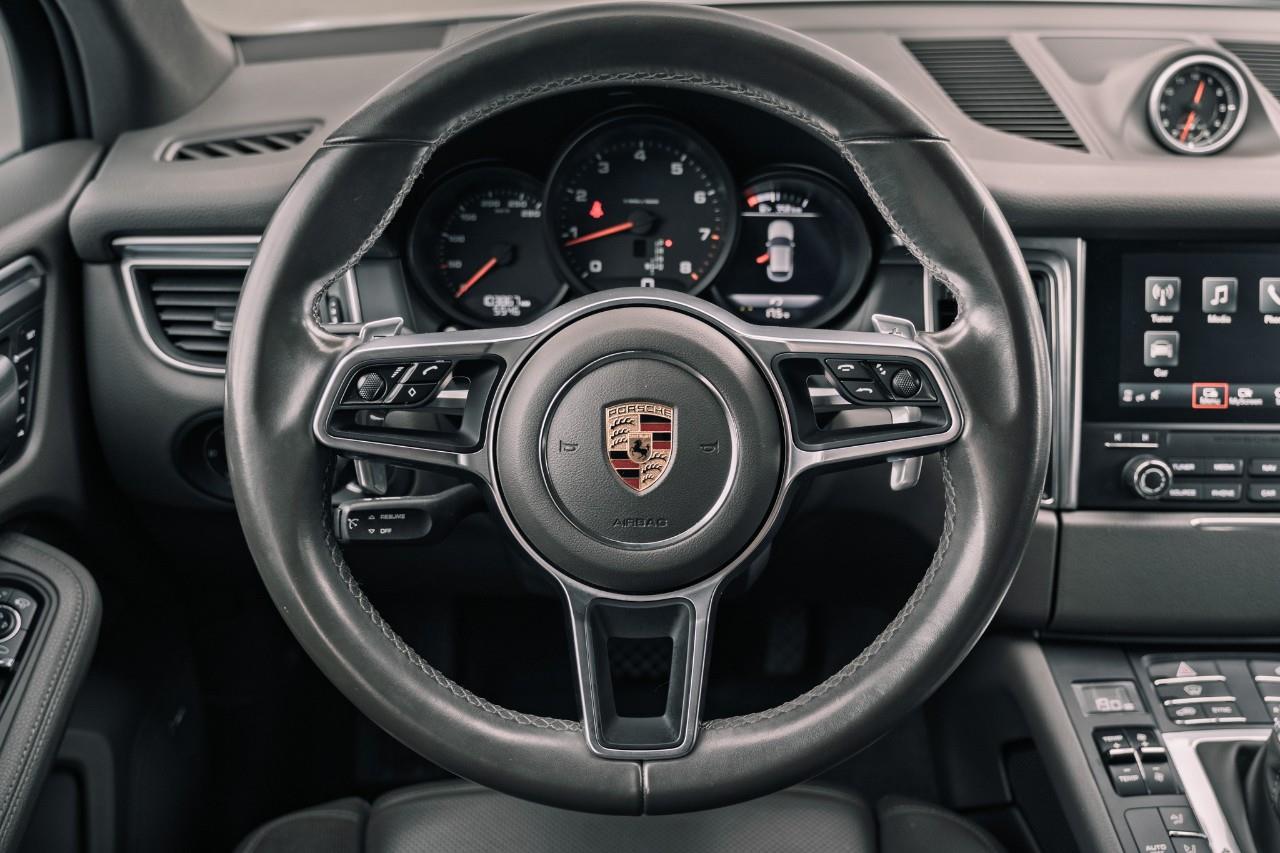 2017 Porsche Macan  LC2702A