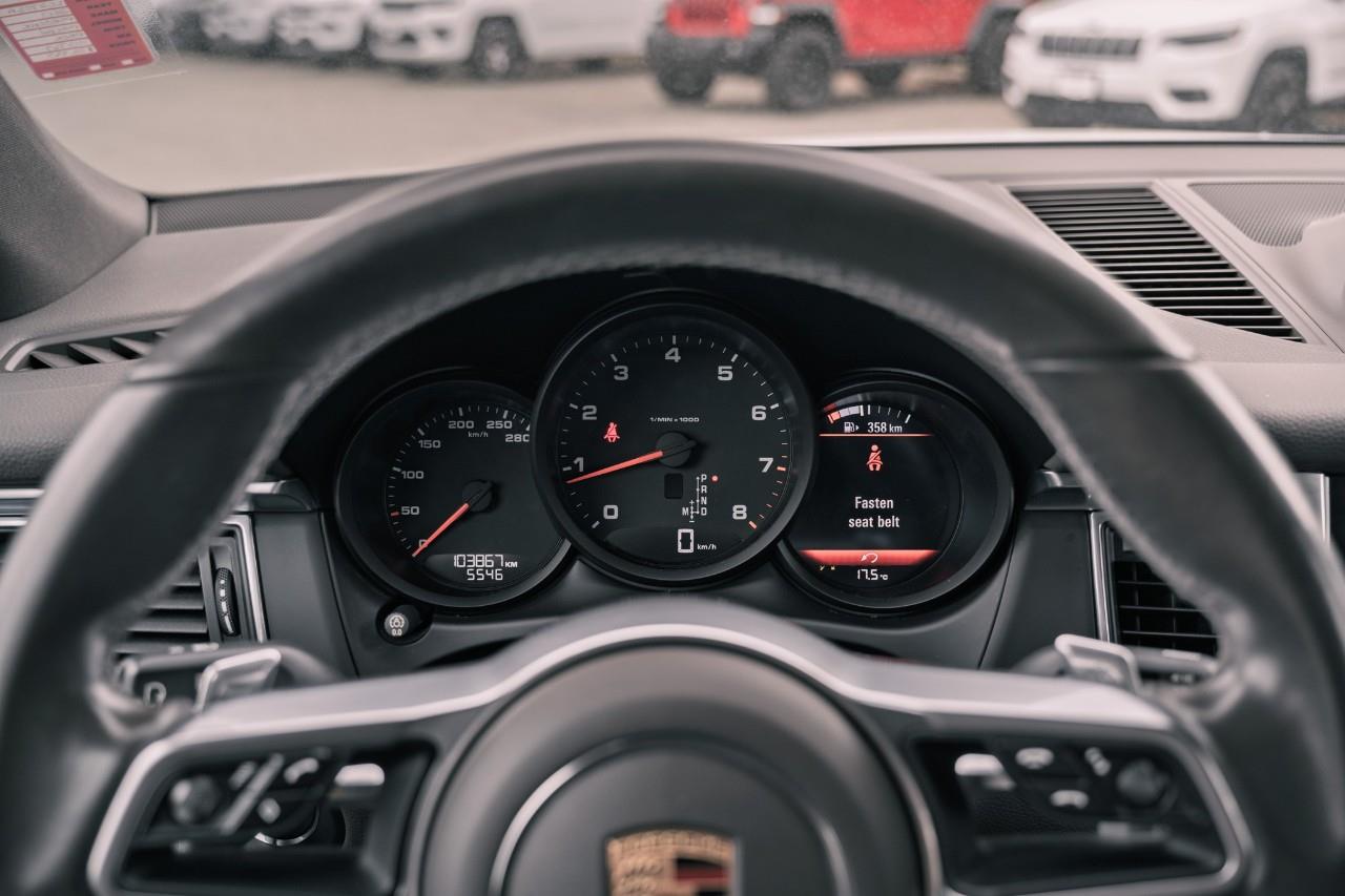 2017 Porsche Macan  LC2702A