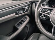 2017 Porsche Macan  LC2702A