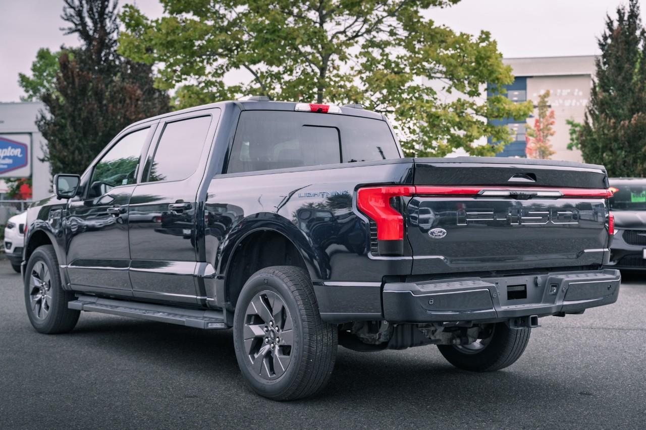 2023 Ford F-150 Lightning Pro LC2705