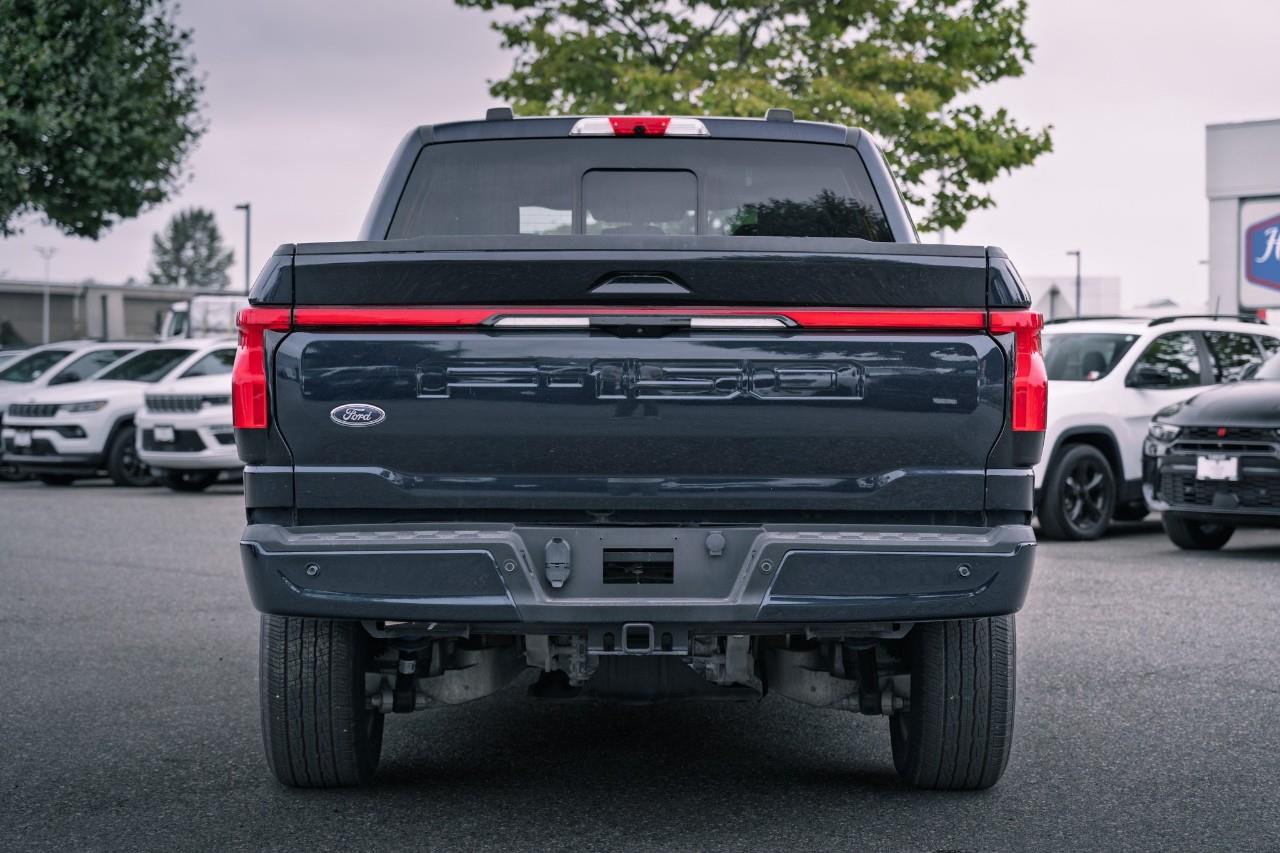 2023 Ford F-150 Lightning Pro LC2705