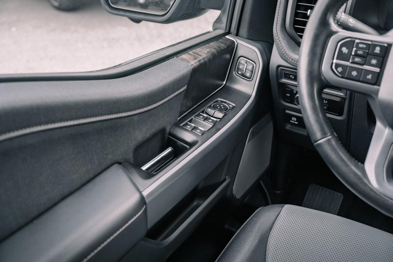 2023 Ford F-150 Lightning Pro LC2705