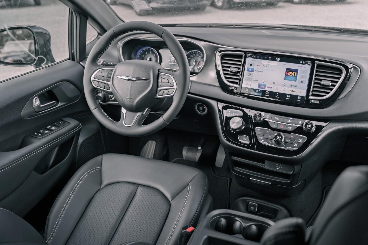 2026 Chrysler Pacifica Select T158117