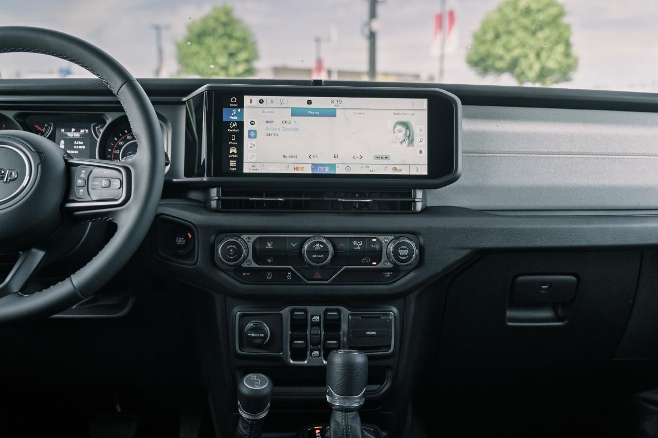 2025 Jeep Wrangler Sport S610399